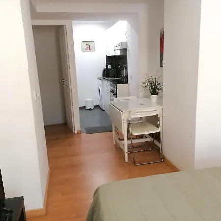 Flowers In Pop House Apartman *